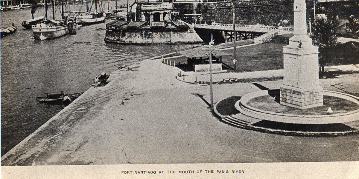 Fort Santiago at the month of the Pasig River 